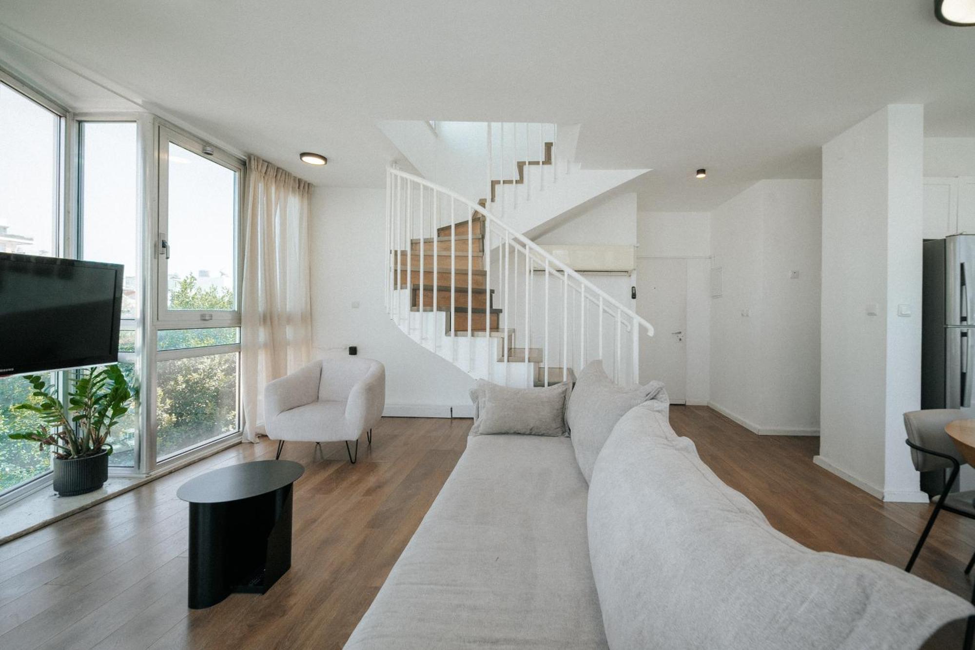 David Frishman - Sea View Penthouse